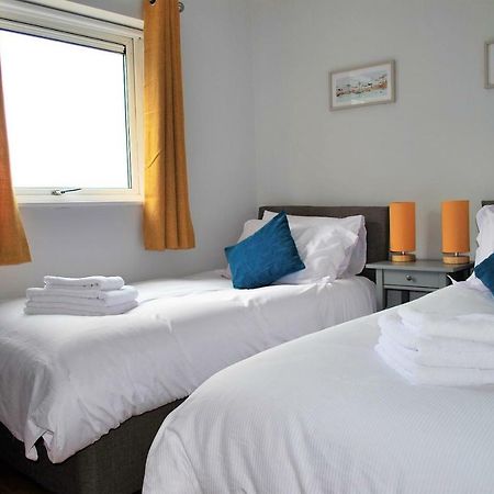 For The Shore, Fistral Beach Newquay - 2 Bed 2 Bath - Private Parking With Garage For 2 Vehicles Exterior photo