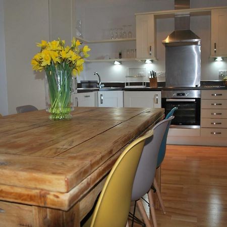 For The Shore, Fistral Beach Newquay - 2 Bed 2 Bath - Private Parking With Garage For 2 Vehicles Exterior photo