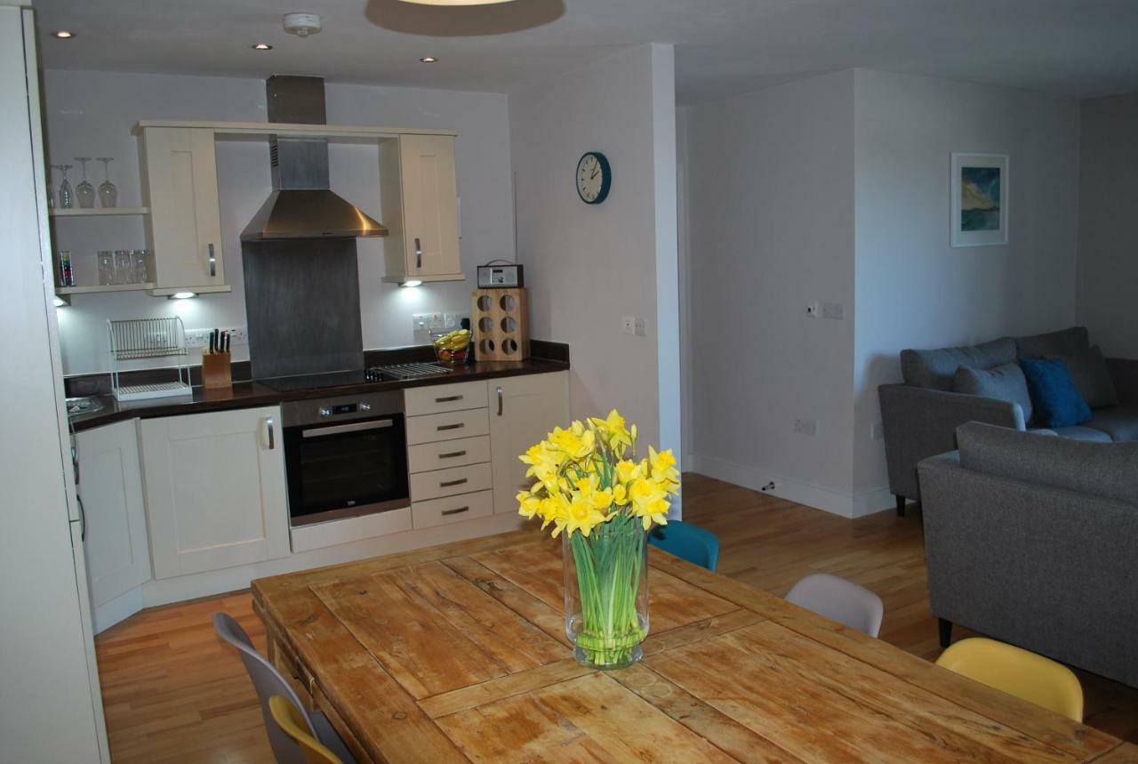 For The Shore, Fistral Beach Newquay - 2 Bed 2 Bath - Private Parking With Garage For 2 Vehicles Exterior photo